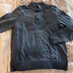 Men’s GAP size Large blue sweater